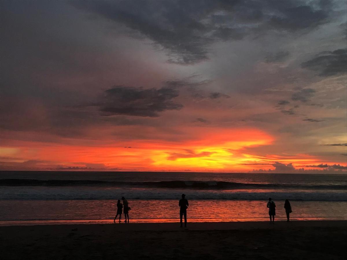 The Exile Sunset Bar & Bungalow Gili Trawangan Exterior photo